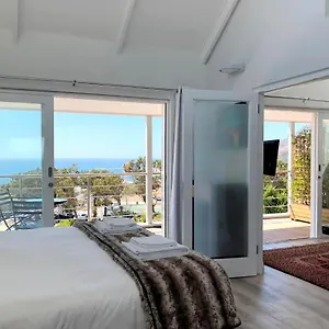  Apartment Bright Camps Bay Loft With Stunning Views And Shared Pool